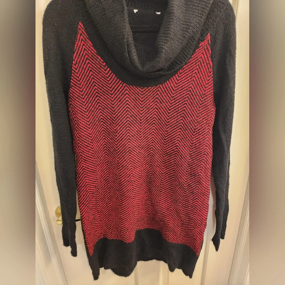 Sweater dress/tunic with cowl neck red/black size lg - Picture 2 of 3